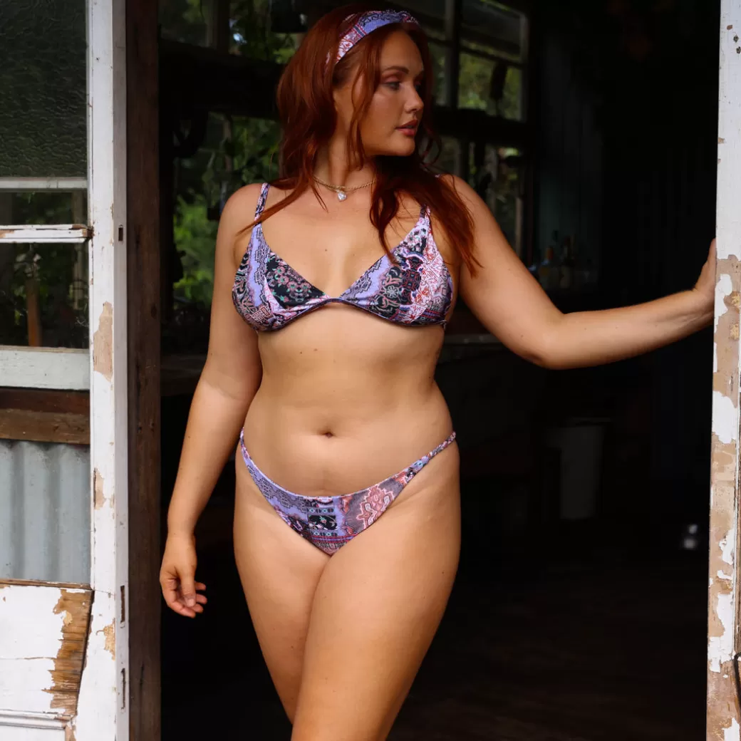 Shop Daisies & Daggers<Kulani Kinis Scoop Triangle Bikini Top – Moonlight Motel New Arrivals